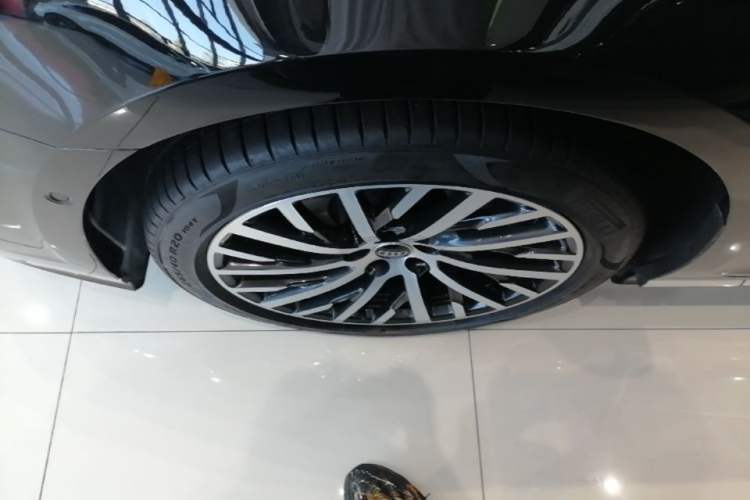 Used Audi A8 2024 A8L 50 TFSI quattro Prestige Edition Left Front Wheel Hub