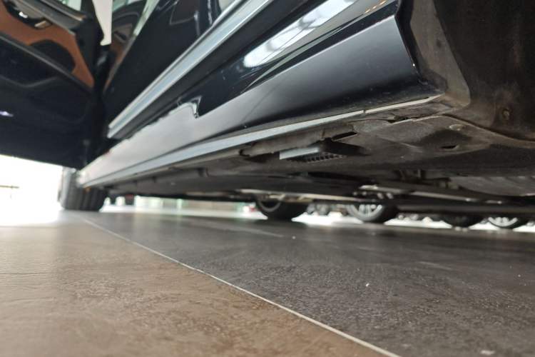 Used Audi A8 2024 A8L 50 TFSI quattro Prestige Edition Left Side Sill