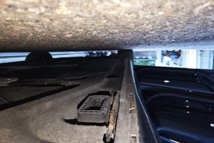 Used Audi A8 2024 A8L 55 TFSI quattro Flagship Model Left Side Sill
