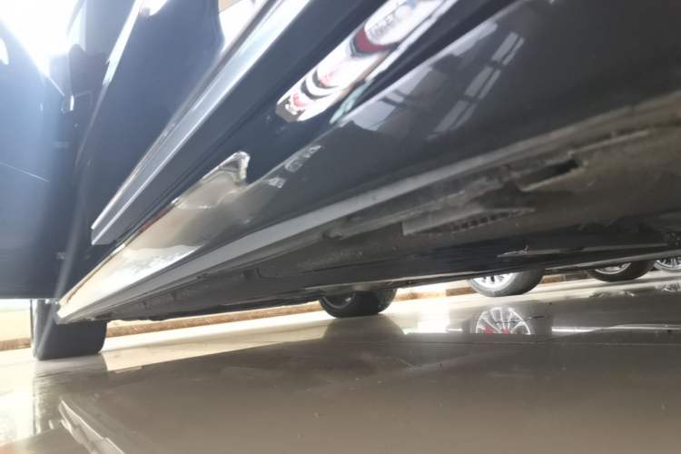 Used Audi A8 2024 A8L 50 TFSI quattro Prestige Edition Left Side Sill
