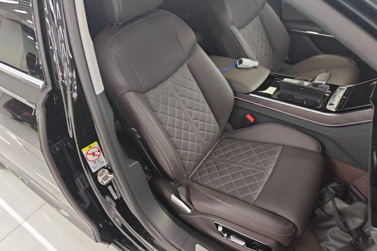 Used Audi A8 2024 A8L 50 TFSI quattro Prestige Edition Right Front Seat
