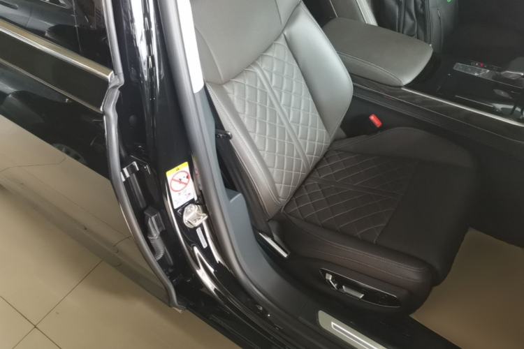 Used Audi A8 2024 A8L 50 TFSI quattro Prestige Edition Right Front Seat