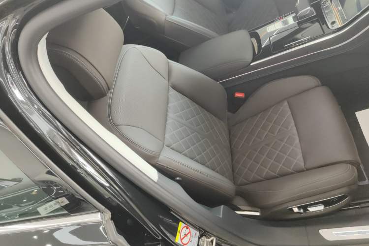 Used Audi A8 2024 A8L 50 TFSI quattro Prestige Edition Right Front Seat
