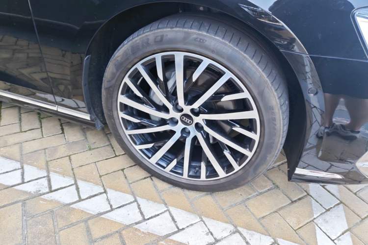 Used Audi A8 2024 A8L 50 TFSI quattro Prestige Edition Right Front Wheel Hub