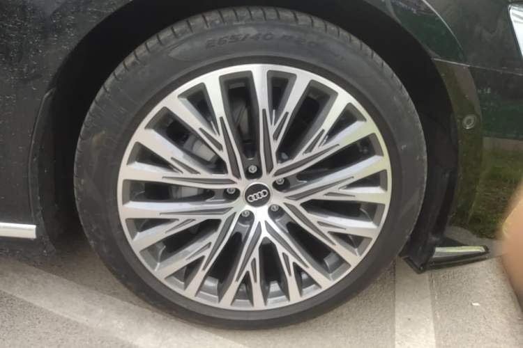 Used Audi A8 2024 A8L 50 TFSI quattro Prestige Edition Right Front Wheel Hub