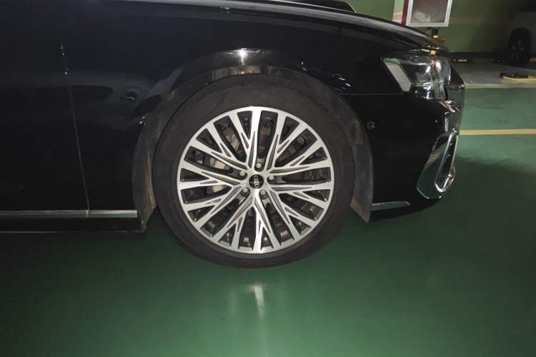 Used Audi A8 2024 A8L 50 TFSI quattro Prestige Edition Right Front Wheel Hub