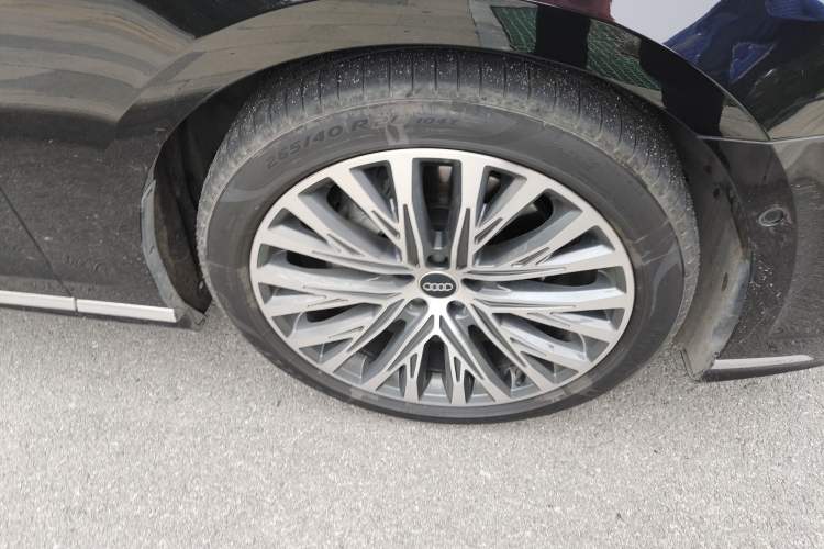 Used Audi A8 2024 A8L 50 TFSI quattro Prestige Edition Right Front Wheel Hub
