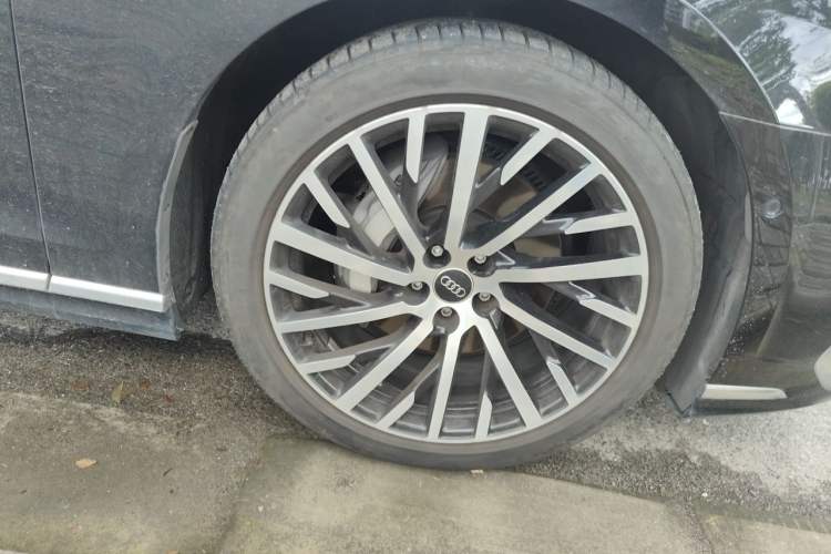 Used Audi A8 2024 A8L 50 TFSI quattro Prestige Edition Right Front Wheel Hub