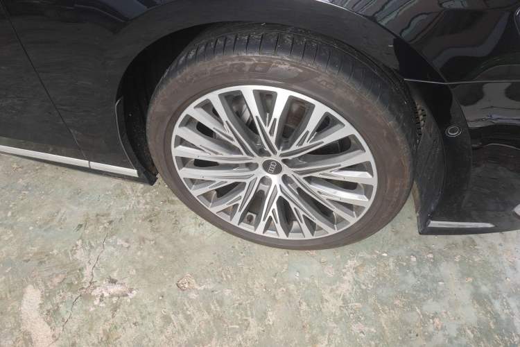 Used Audi A8 2024 A8L 50 TFSI quattro Prestige Edition Right Front Wheel Hub