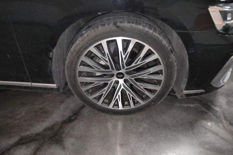 Used Audi A8 2024 A8L 50 TFSI quattro Prestige Edition Right Front Wheel Hub