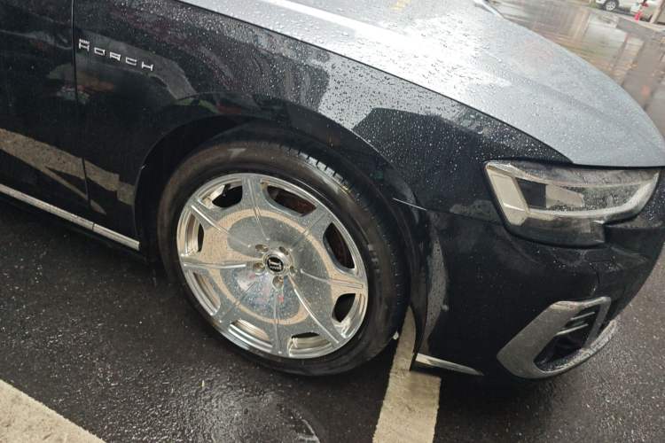 Used Audi A8 2024 A8L 45 TFSI quattro Luxury Model Right Front Wheel Hub