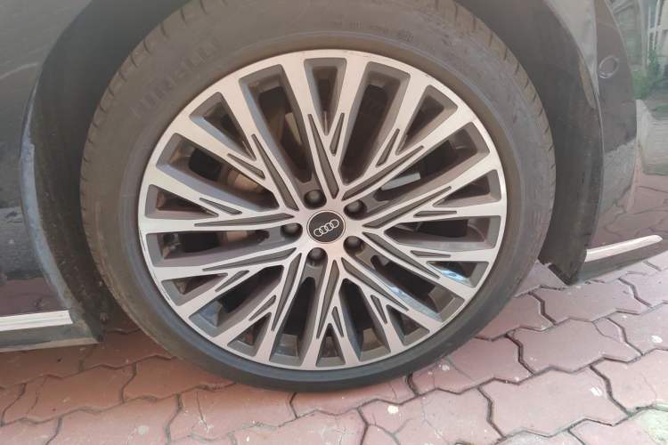 Used Audi A8 2024 A8L 50 TFSI quattro Prestige Edition Right Front Wheel Hub