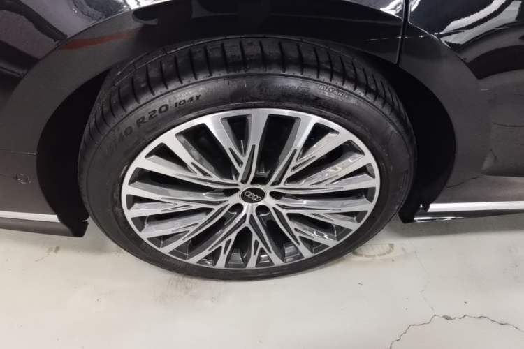 Used Audi A8 2024 A8L 50 TFSI quattro Prestige Edition Right Rear Wheel Hub