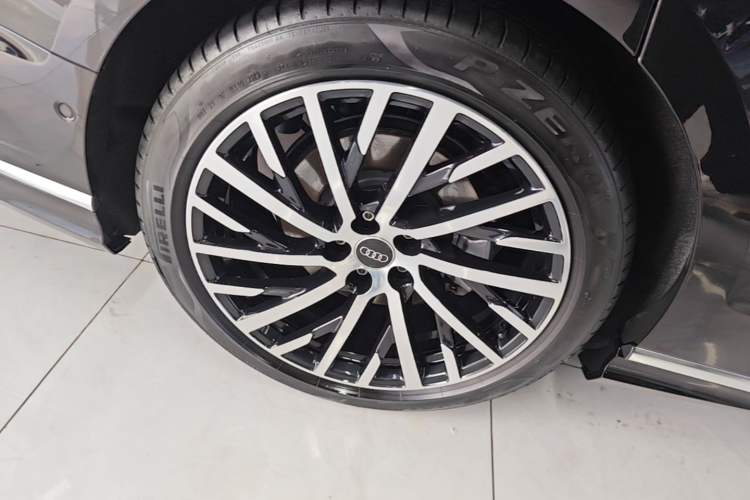 Used Audi A8 2024 A8L 50 TFSI quattro Prestige Edition Right Rear Wheel Hub