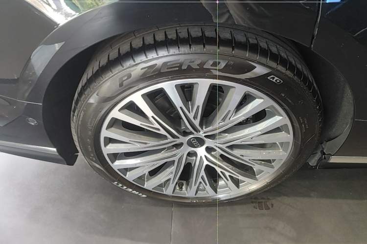 Used Audi A8 2024 A8L 50 TFSI quattro Prestige Edition Right Rear Wheel Hub