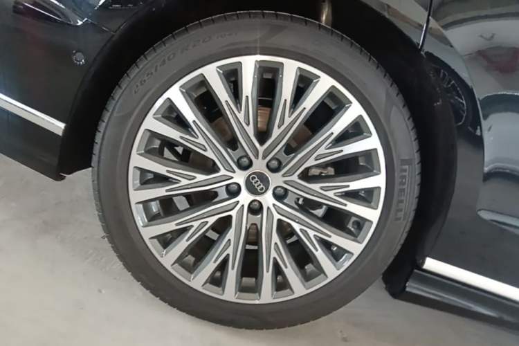 Used Audi A8 2024 A8L 50 TFSI quattro Prestige Edition Right Rear Wheel Hub