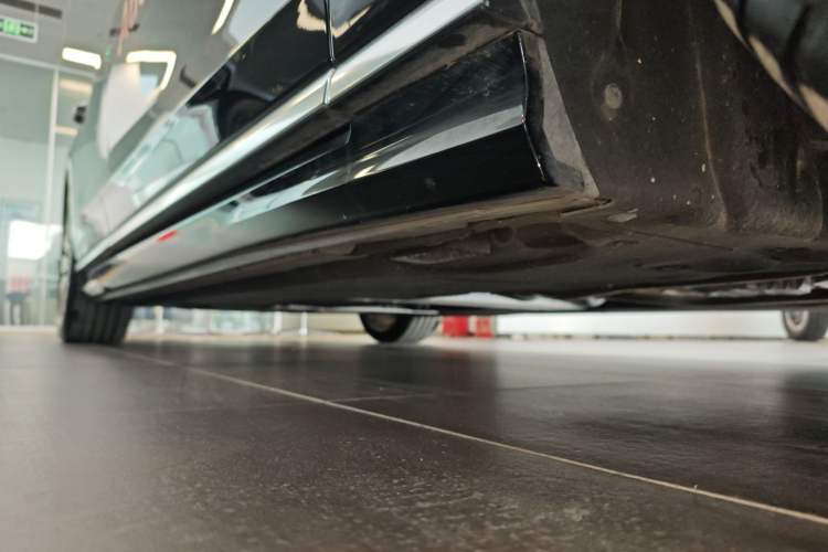 Used Audi A8 2024 A8L 50 TFSI quattro Prestige Edition Right Side Sill