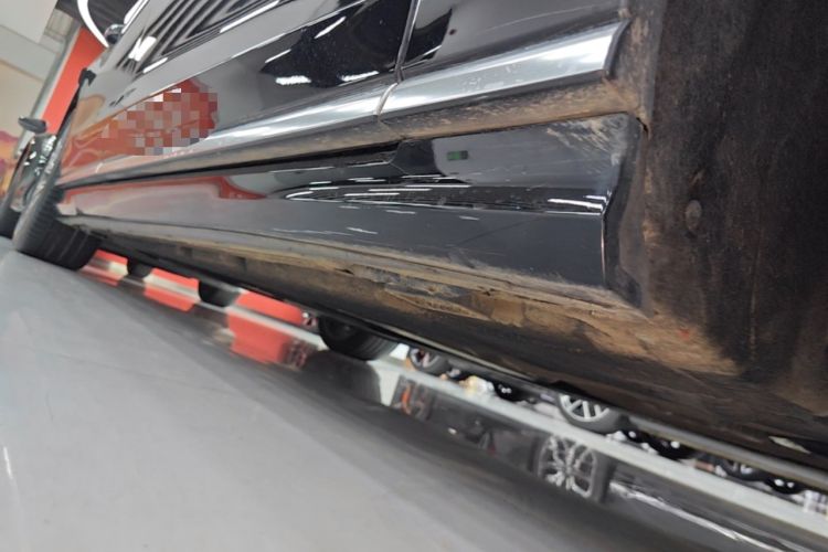 Used Audi A8 2024 A8L 50 TFSI quattro Prestige Edition Right Side Sill