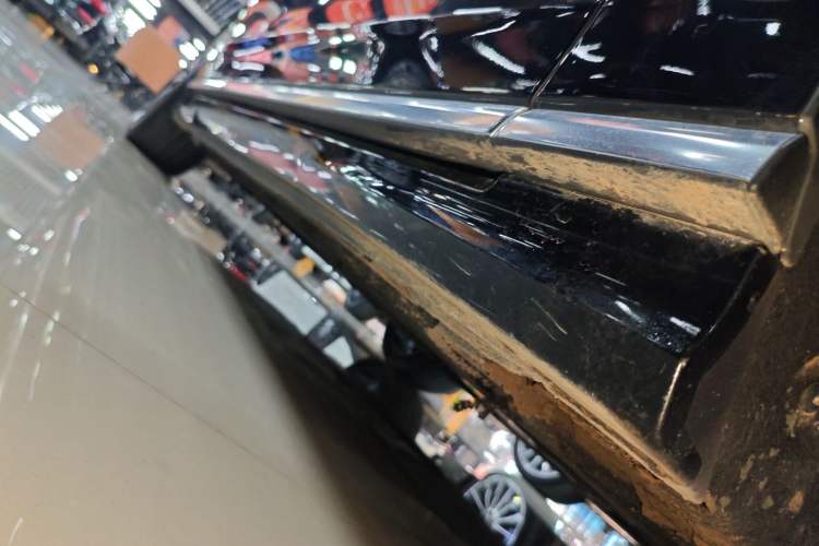 Used Audi A8 2024 A8L 50 TFSI quattro Prestige Edition Right Side Sill