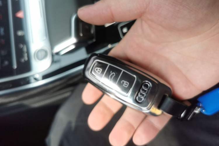 Used Audi A8 2024 A8L 50 TFSI quattro Prestige Edition Vehicle Key
