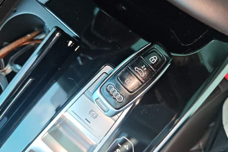 Used Audi A8 2024 A8L 50 TFSI quattro Prestige Edition Vehicle Key