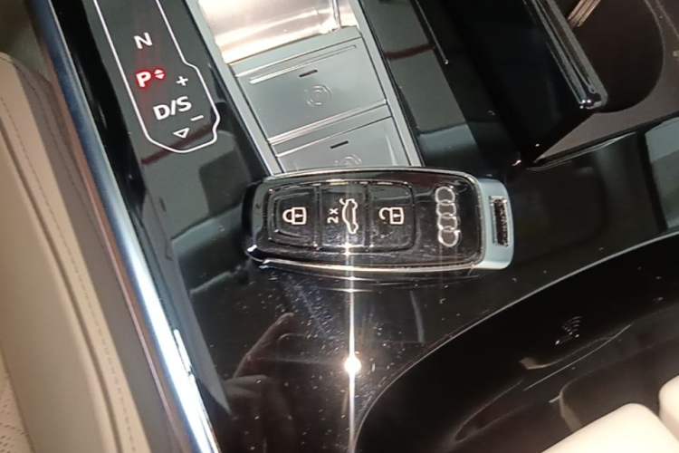 Used Audi A8 2024 A8L 50 TFSI quattro Prestige Edition Vehicle Key
