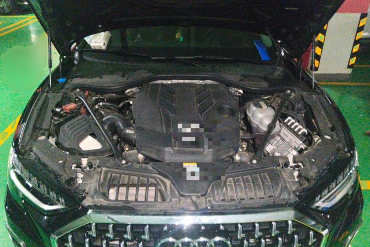 Used Audi A8 2025 A8L 55 TFSI quattro Flagship Model Engine Bay