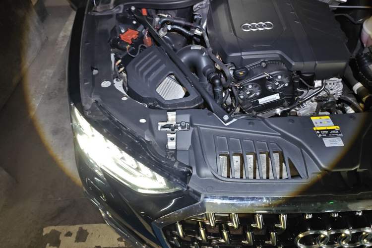 Used Audi A8 2025 A8L 45 TFSI quattro Luxury Model Engine Bay Right