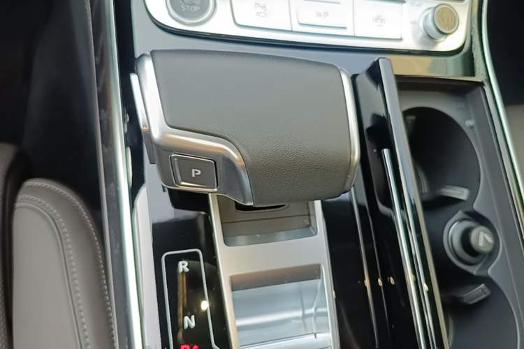 Used Audi A8 2025 A8L 50 TFSI quattro Prestige Edition Gear Lever