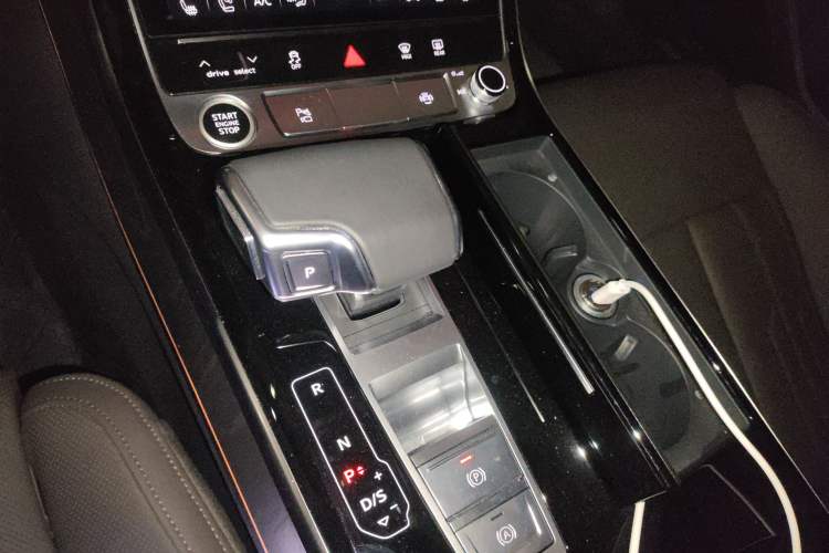 Used Audi A8 2025 A8L 45 TFSI quattro Luxury Model Gear Lever