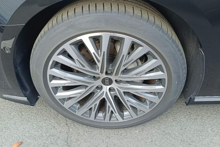 Used Audi A8 2025 A8L 50 TFSI quattro Prestige Edition Left Front Wheel Hub