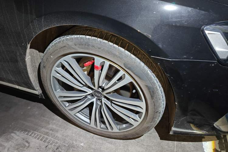 Used Audi A8 2025 A8L 45 TFSI quattro Luxury Model Right Front Wheel Hub