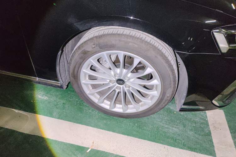 Used Audi A8 2025 A8L 45 TFSI quattro Luxury Model Right Front Wheel Hub