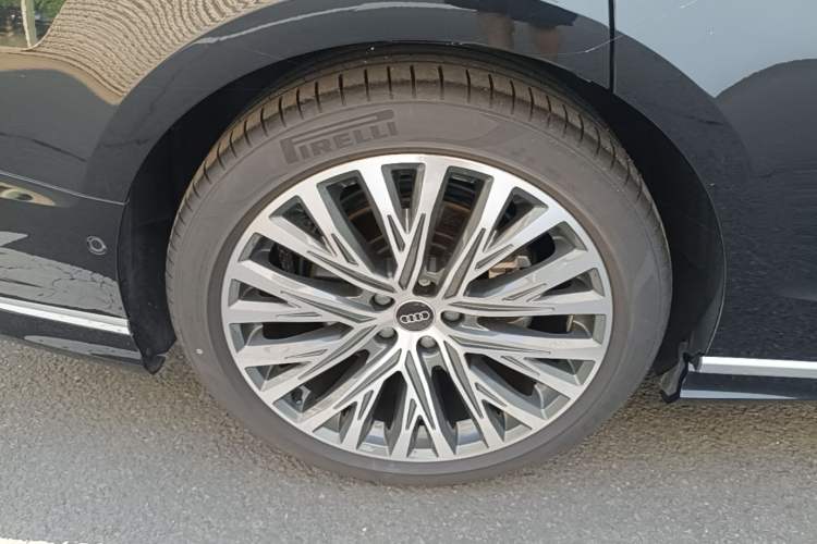 Used Audi A8 2025 A8L 50 TFSI quattro Prestige Edition Right Rear Wheel Hub