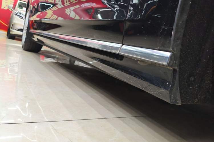 Used Audi A8 2025 A8L 45 TFSI quattro Luxury Model Right Side Sill