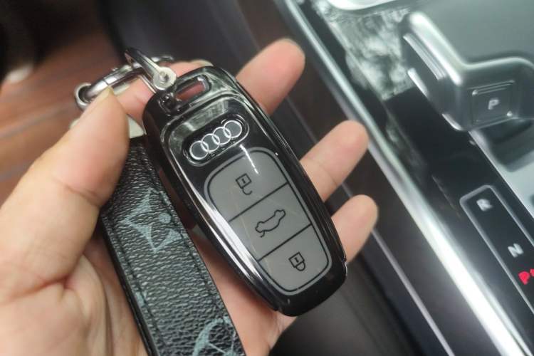 Used Audi A8 2025 A8L 45 TFSI quattro Luxury Model Vehicle Key