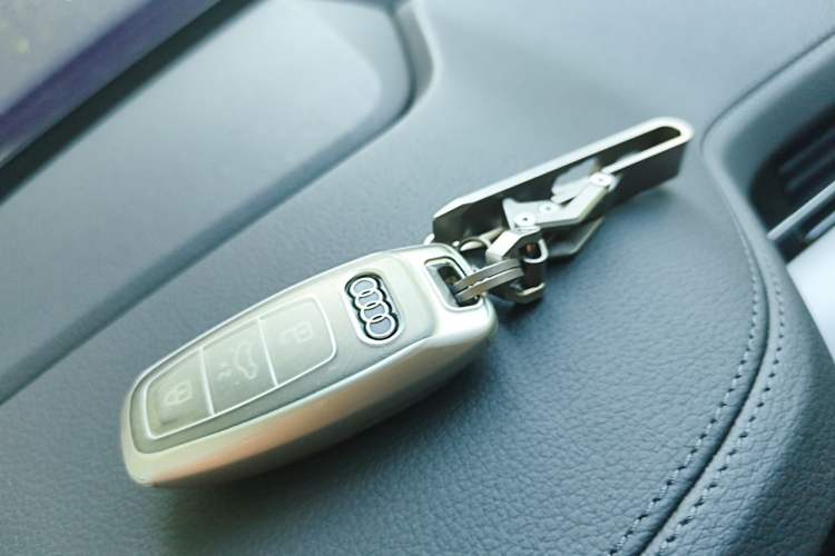 Used Audi A8 2025 A8L 45 TFSI quattro Luxury Model Vehicle Key