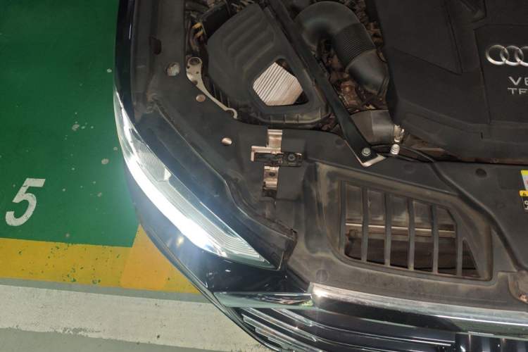 Used Audi A8 New Energy 2021 A8L 60 TFSIe quattro Engine Bay Right