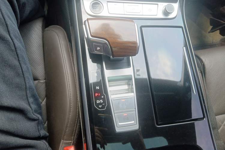 Used Audi A8 New Energy 2021 A8L 60 TFSIe quattro Gear Lever