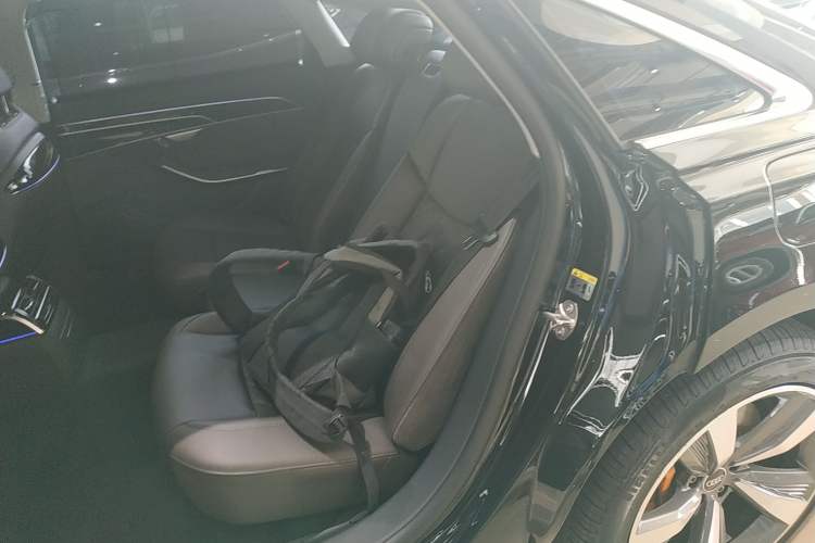 Used Audi A8 New Energy 2021 A8L 60 TFSIe quattro Left Rear Seat