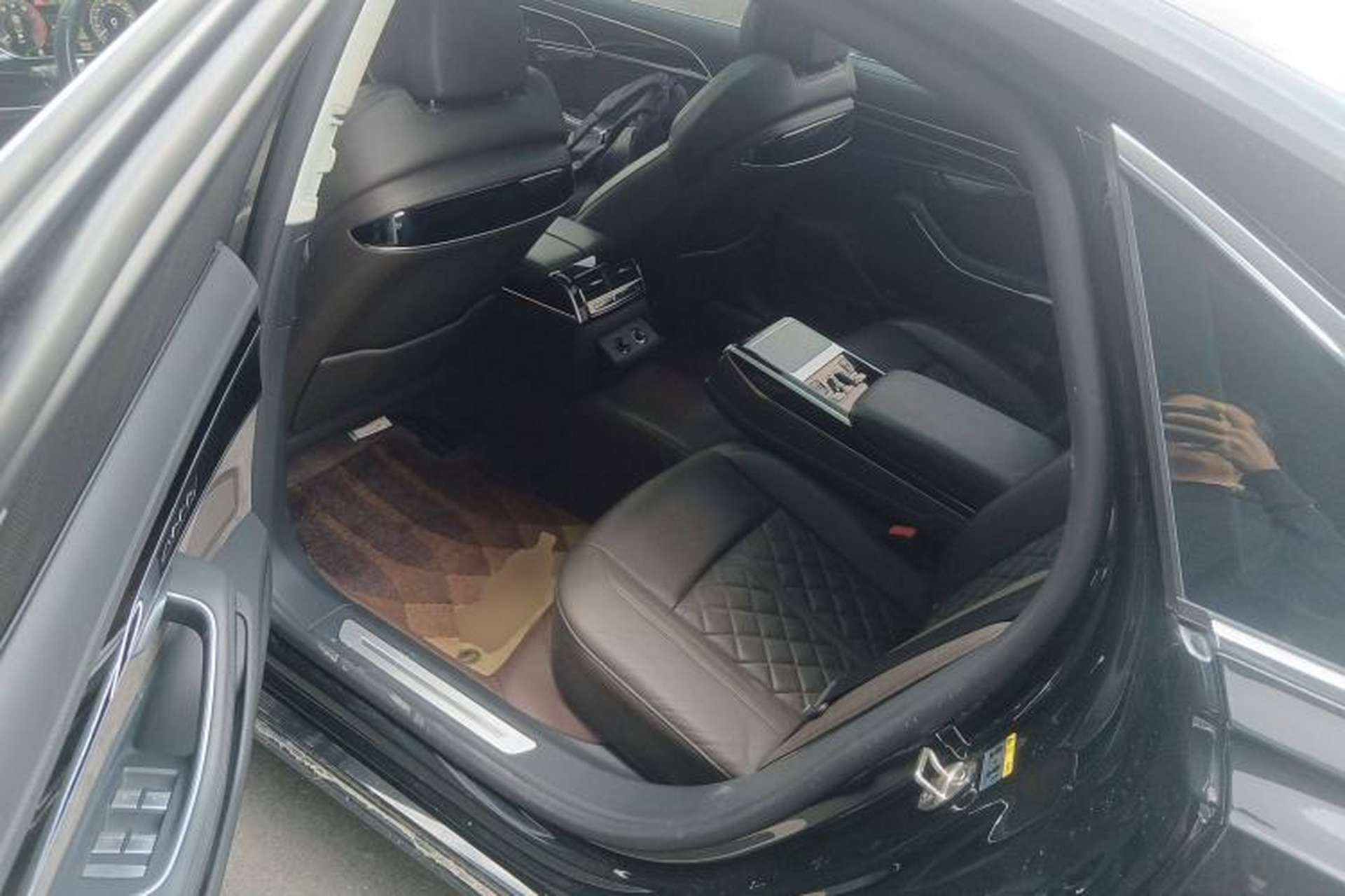 Used Audi A8 New Energy 2021 A8L 60 TFSIe quattro Left Rear Seat