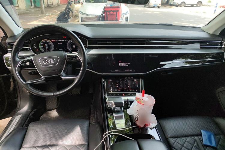 Used Audi A8 New Energy 2022 A8L 60 TFSIe quattro Collection Edition Center Console