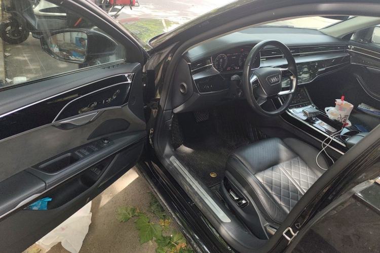 Used Audi A8 New Energy 2022 A8L 60 TFSIe quattro Collection Edition Driver Seat