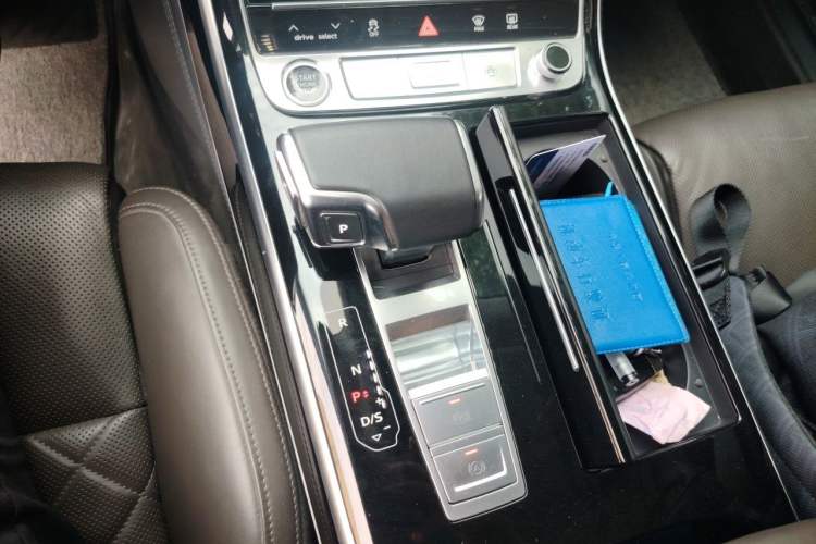 Used Audi A8 New Energy 2022 A8L 60 TFSIe quattro Collection Edition Gear Lever