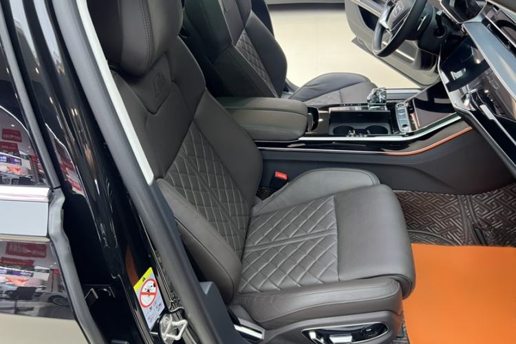 Used Audi A8 New Energy 2022 A8L 60 TFSIe quattro Collection Edition Interior 10