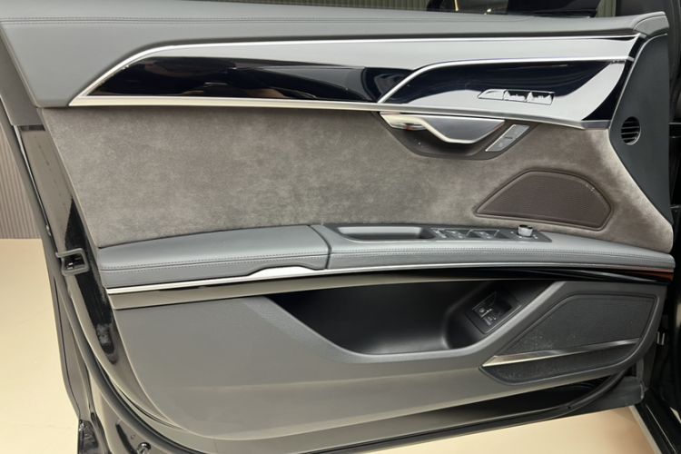 Used Audi A8 New Energy 2022 A8L 60 TFSIe quattro Collection Edition Interior 12