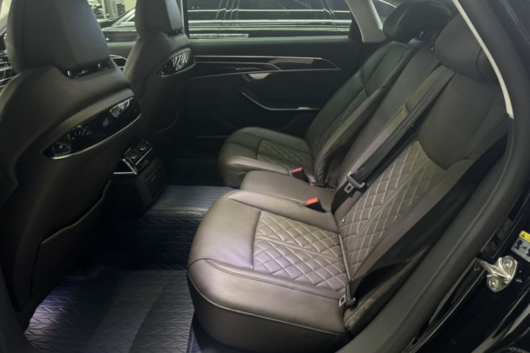 Used Audi A8 New Energy 2022 A8L 60 TFSIe quattro Collection Edition Interior 4