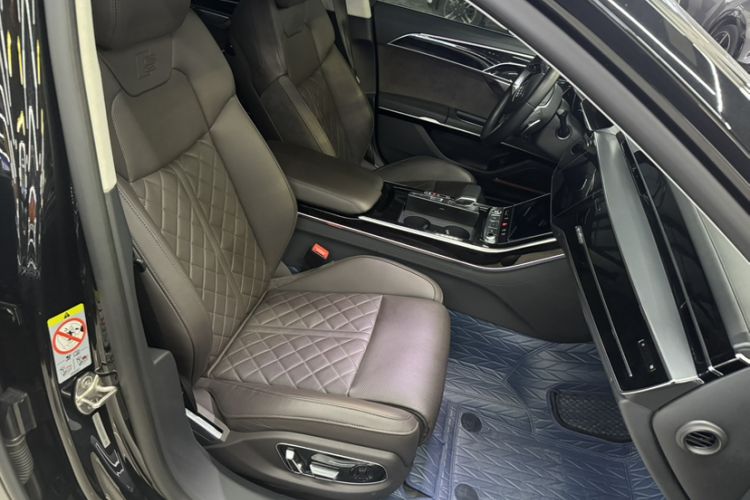 Used Audi A8 New Energy 2022 A8L 60 TFSIe quattro Collection Edition Interior 6