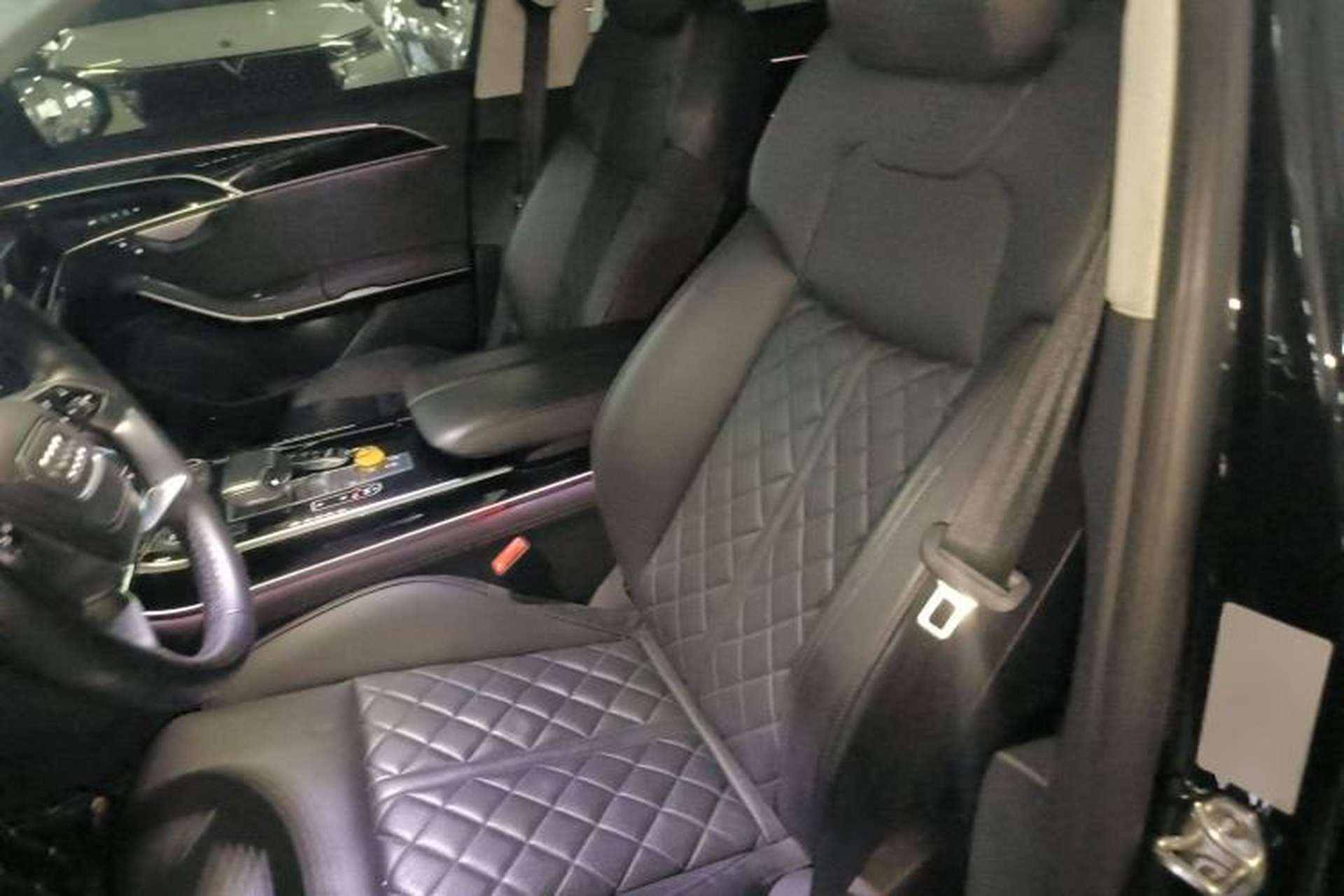 Used Audi A8 New Energy 2022 A8L 60 TFSIe quattro Collection Edition Left Front Seat