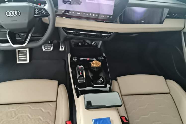Used Audi A6L e-tron 2026 Model First Launch Qiankun Smart Driving Edition Gear Lever